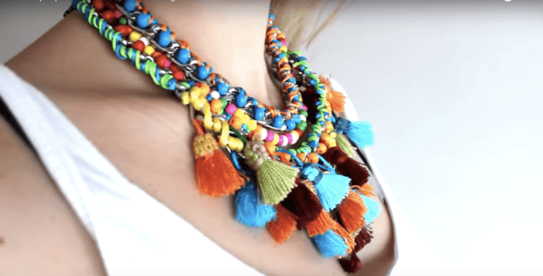 http://videodecoracion.com/diy-como-hacer-un-collar-de-nudos-2/