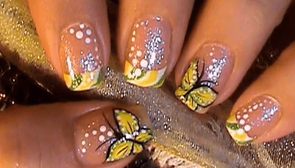 Cómo decorar tus uñas con mariposas