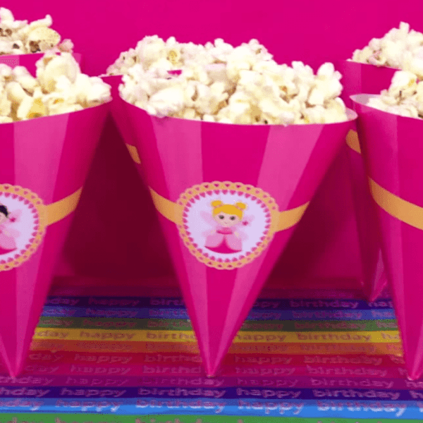 Decoración de conos de palomitas para fiestas infantiles