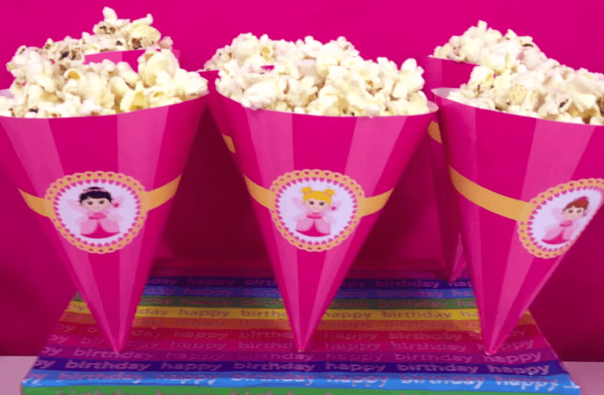 Decoración de conos de palomitas para fiestas infantiles