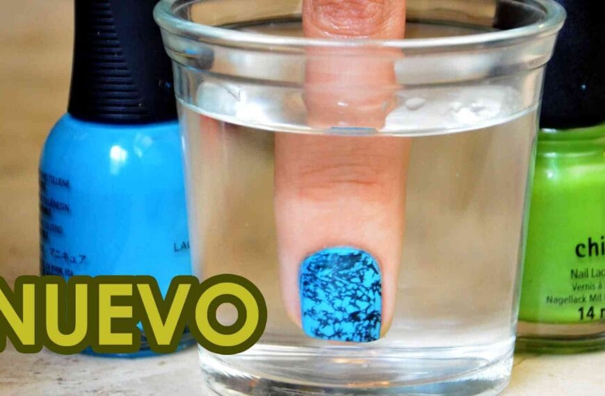 Idea original para decorar las uñas ¡con agua!