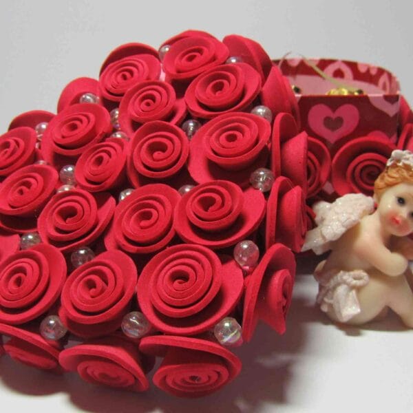 Caja romántica de rosas con goma eva