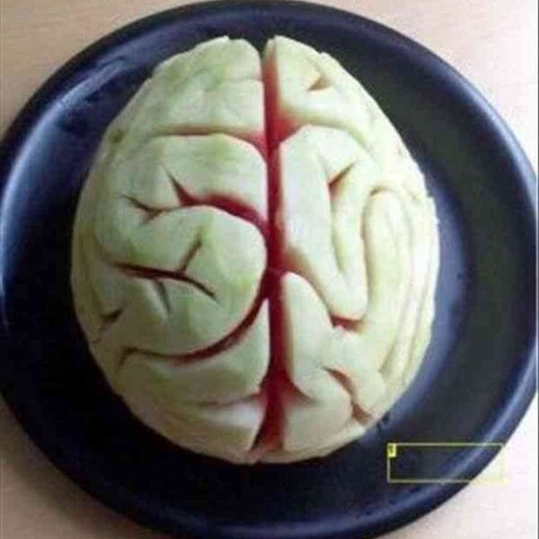 decorar_una_sandía_para_halloween