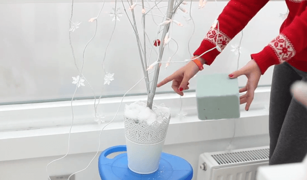 Manualidades Carly, casas de cartón y árboles de bambú