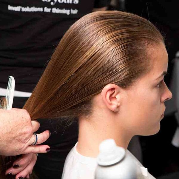 chica en peluqueria