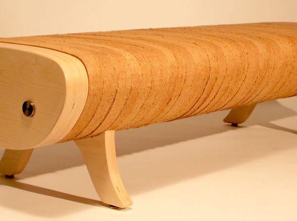 banco de cartón laminado y otros materiales reciclables