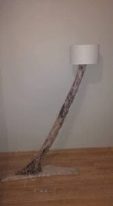 Lámparas hechas con restos de madera