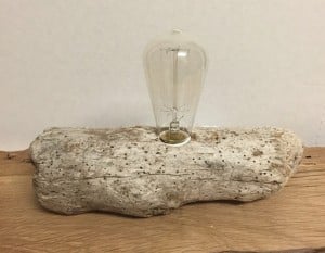 Lámparas hechas con restos de madera