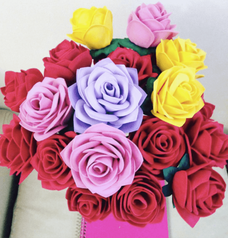 Hacer rosas con goma eva