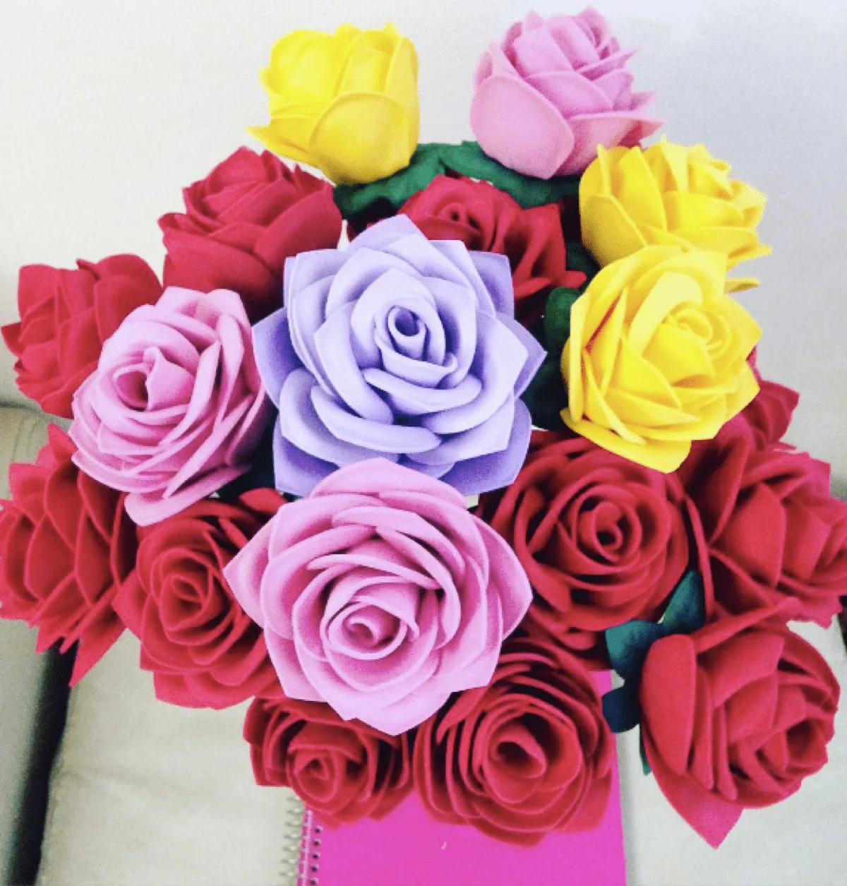 Hacer rosas con goma eva