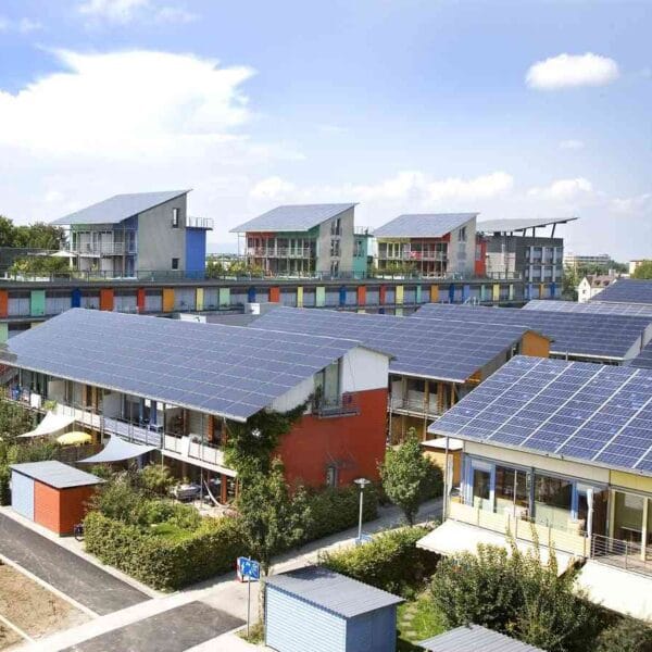 Descubre las principales ventajas de utilizar placas solares en el hogar