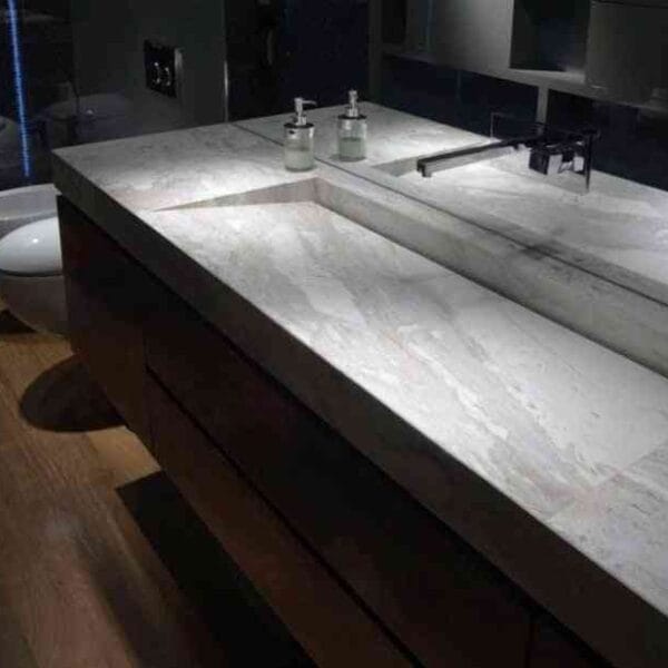 ¿No sabes qué tipo de encimera de baño elegir? Te indicamos sus características