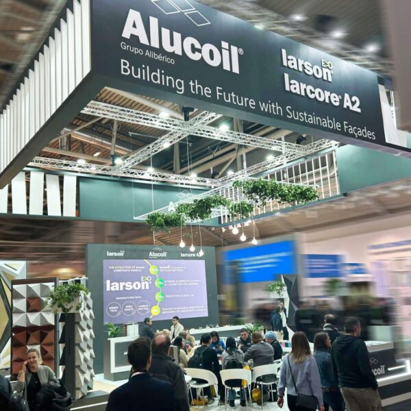 ALUCOIL lanza al mercado su nueva gama evolucionada y sostenible de paneles composite, larson® EVO