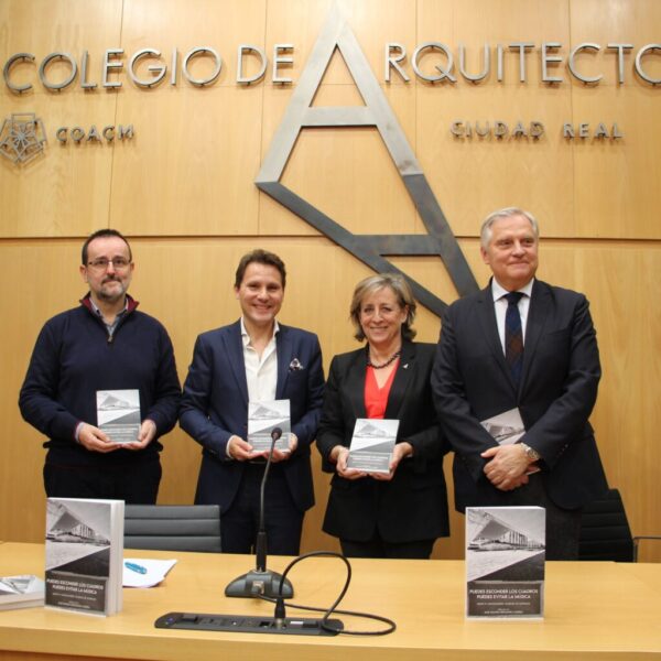 David García-Manzanares presenta, en Ciudad Real, su libro 'Puedes esconder los cuadros, puedes evitar la música'