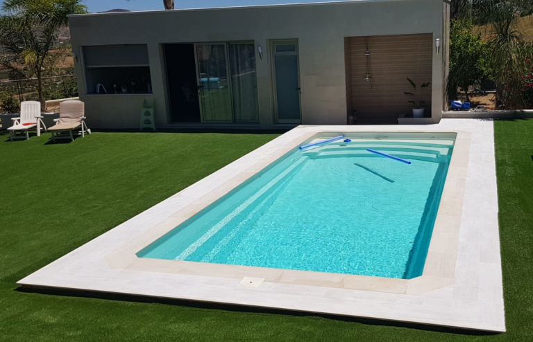 Poliéster Casariche: Innovación en Soluciones Hidráulicas y Piscinas Resistentes