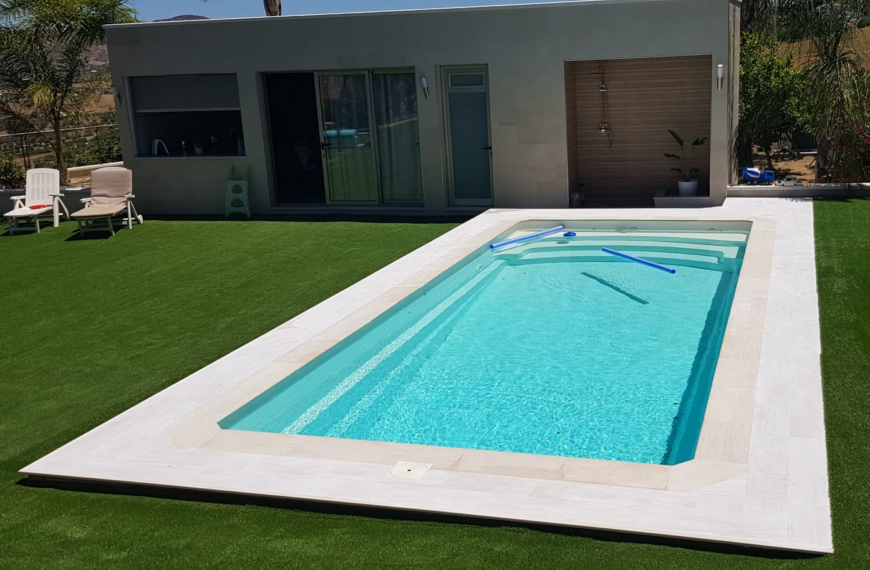 Poliéster Casariche: Innovación en Soluciones Hidráulicas y Piscinas Resistentes