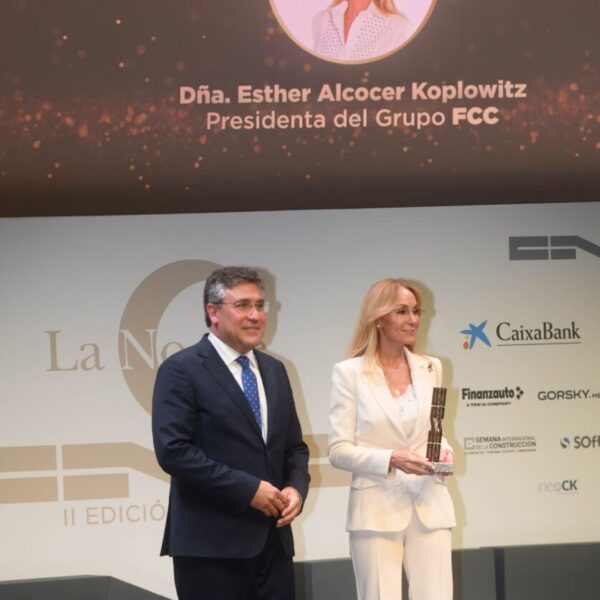 Esther Alcocer Koplowitz recibe el Premio de Honor de la CNC a toda su trayectoria profesional