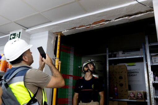 Arquitectos Técnicos y Bomberos Analizan Más de 3.000 Incidencias en Edificios de Granada 1 Silvia Pastor