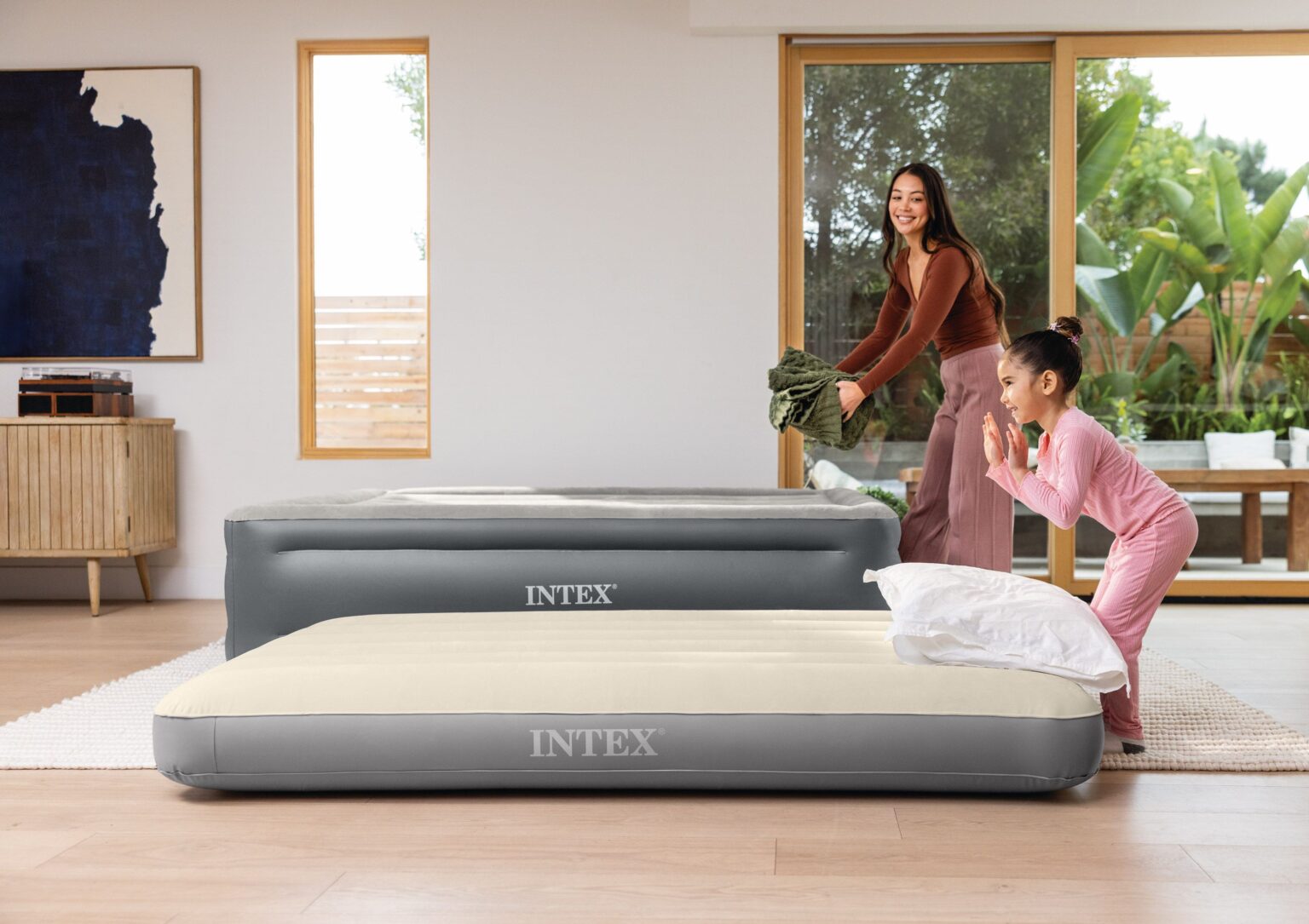 Nueva portada 1 El descanso se reinventa: camas y mobiliario hinchable para cada necesidad con INTEX